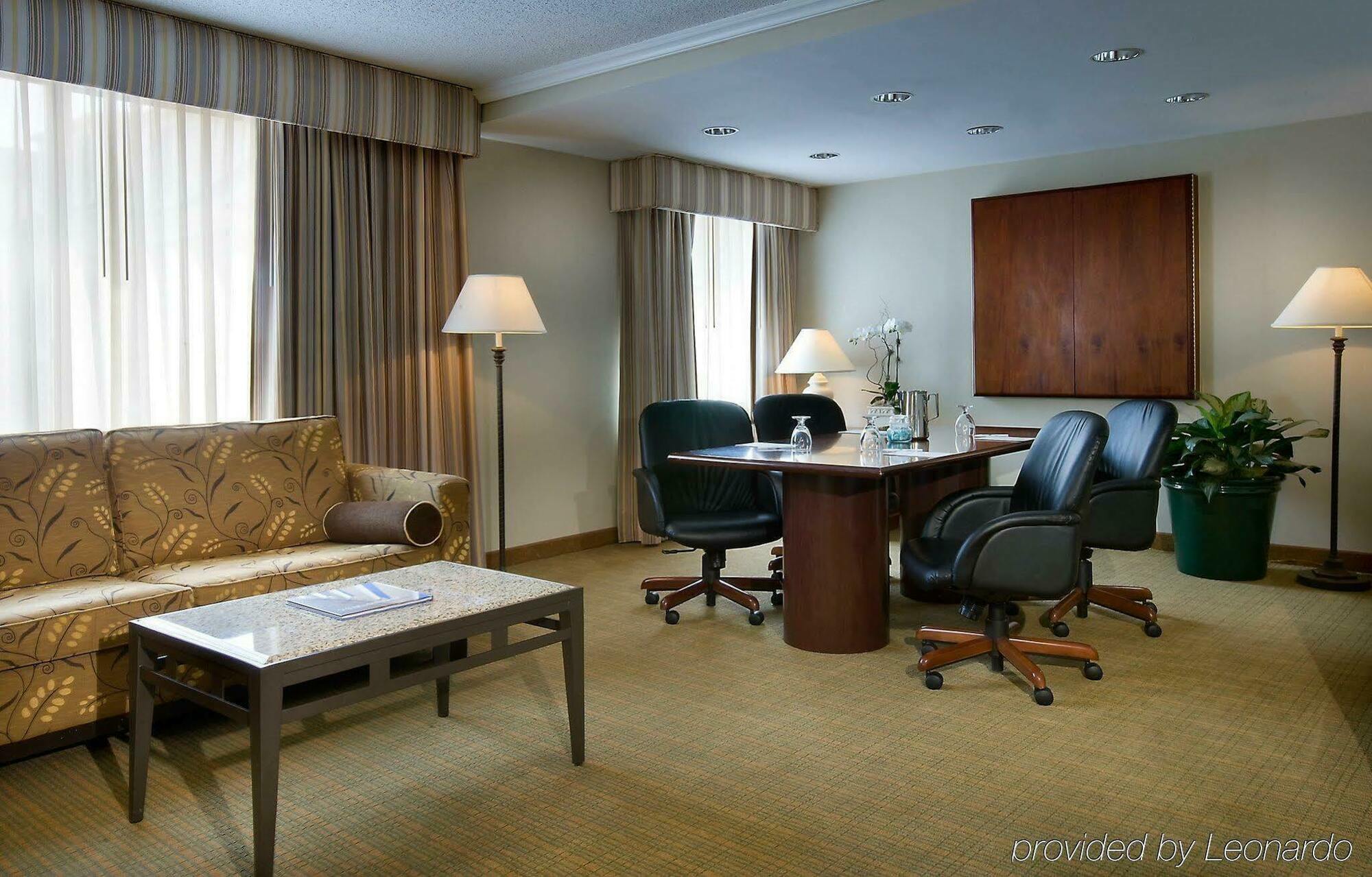 Embassy Suites By Hilton Washington Dc Chevy Chase Pavilion Exterior photo